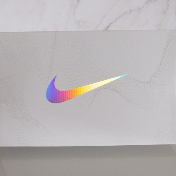 NIKE WMNS AIR VAPORMAX 2019 CREAM/SAIL-LIGHT BONE AR6632-101 - Picture 8 of 10